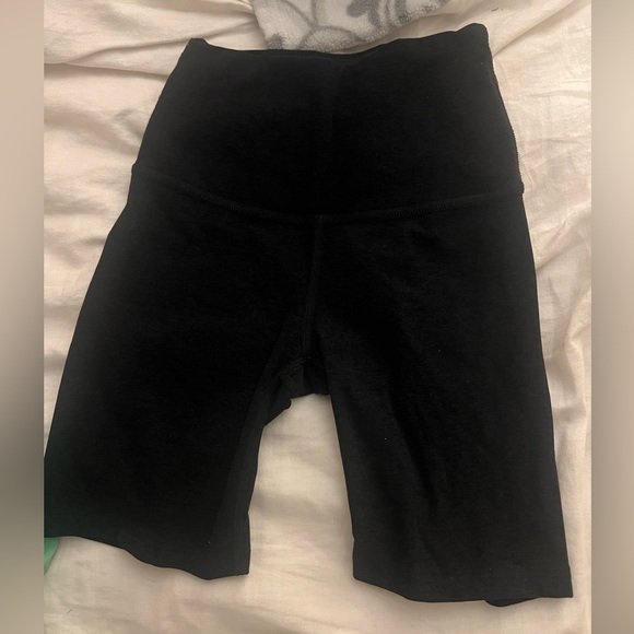 Beyond yoga shorts - Picture 3 of 6